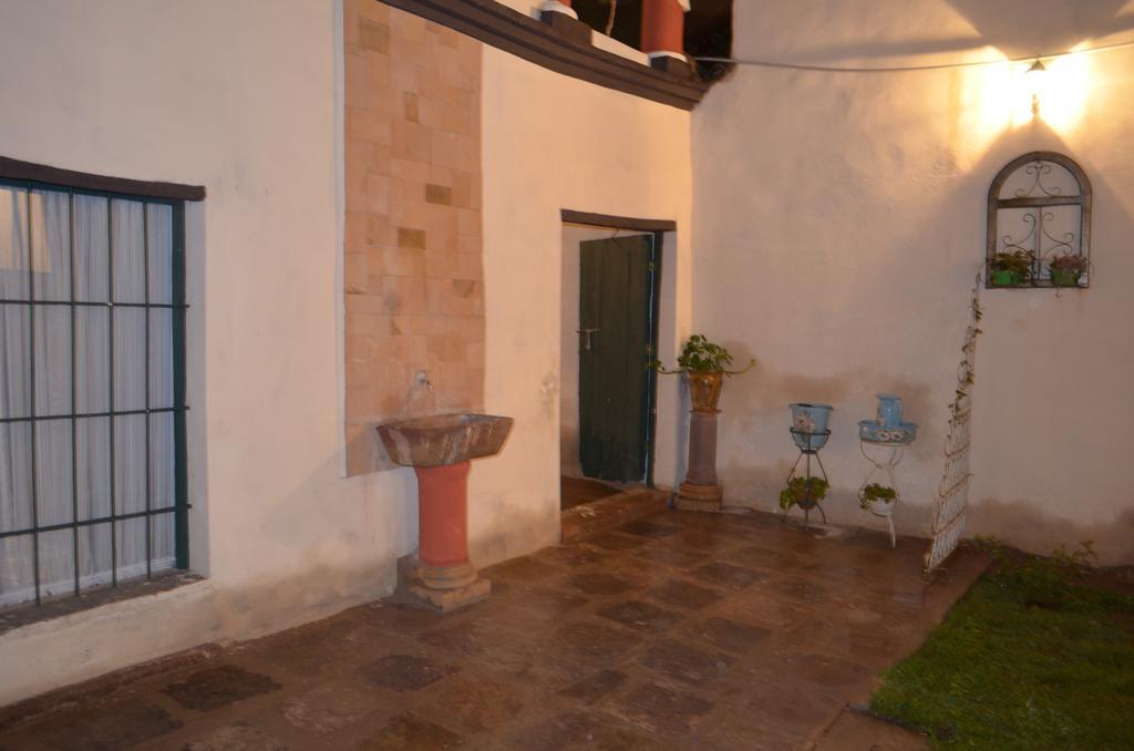 Casa Solariega Hostal B&B Sucre Esterno foto